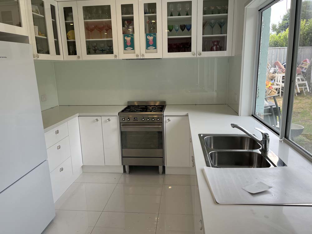 Clear Glass Splashback supplied and installed in Arthurs Seat